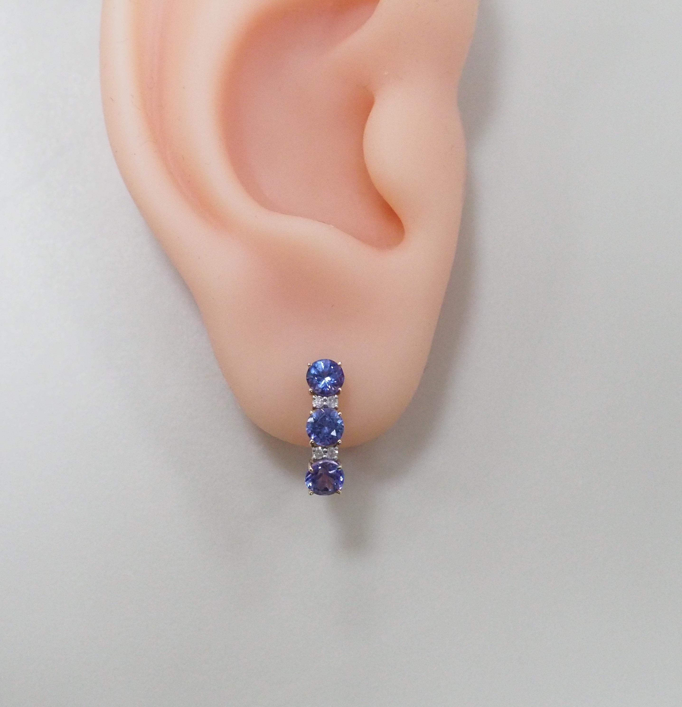 Серьги из золота с танзанитами